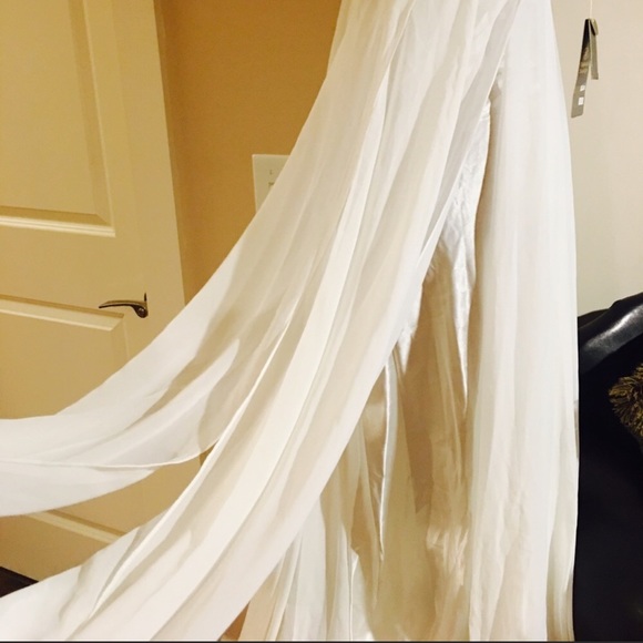 NWT Women’s XS White Sequined Wedding Dress - Picture 3 of 6